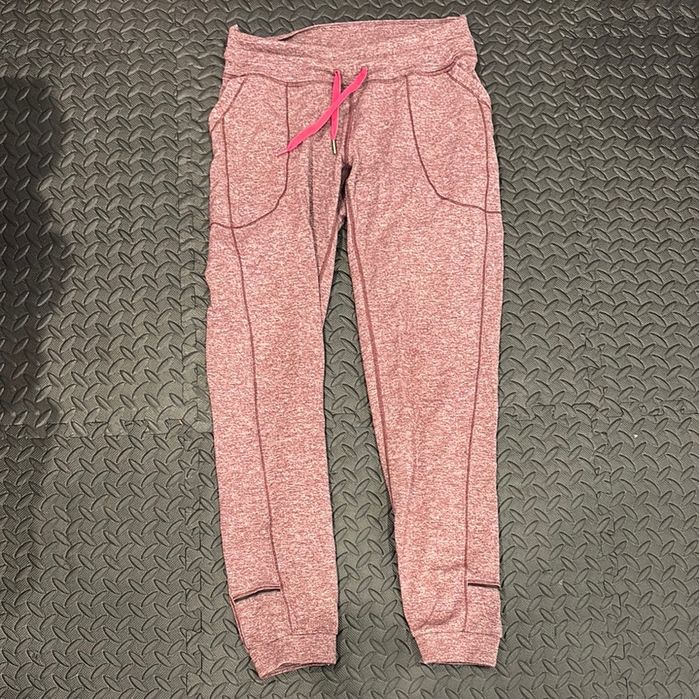 Lululemon Athletica Relaxed Fit joggers Elastic Cuffs size 6
